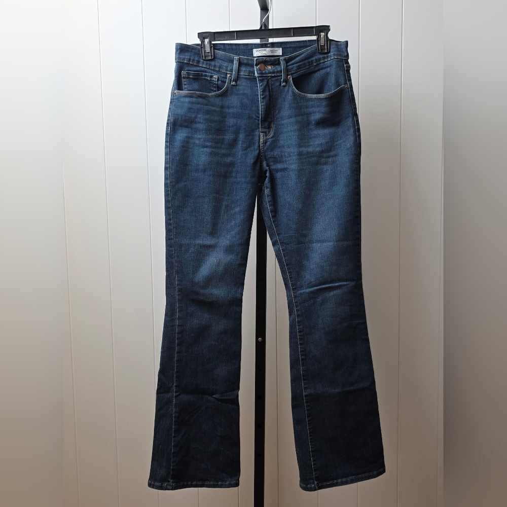 Womens Signature Levi Strauss Totally Shaping Bootcut Jeans W30 L32